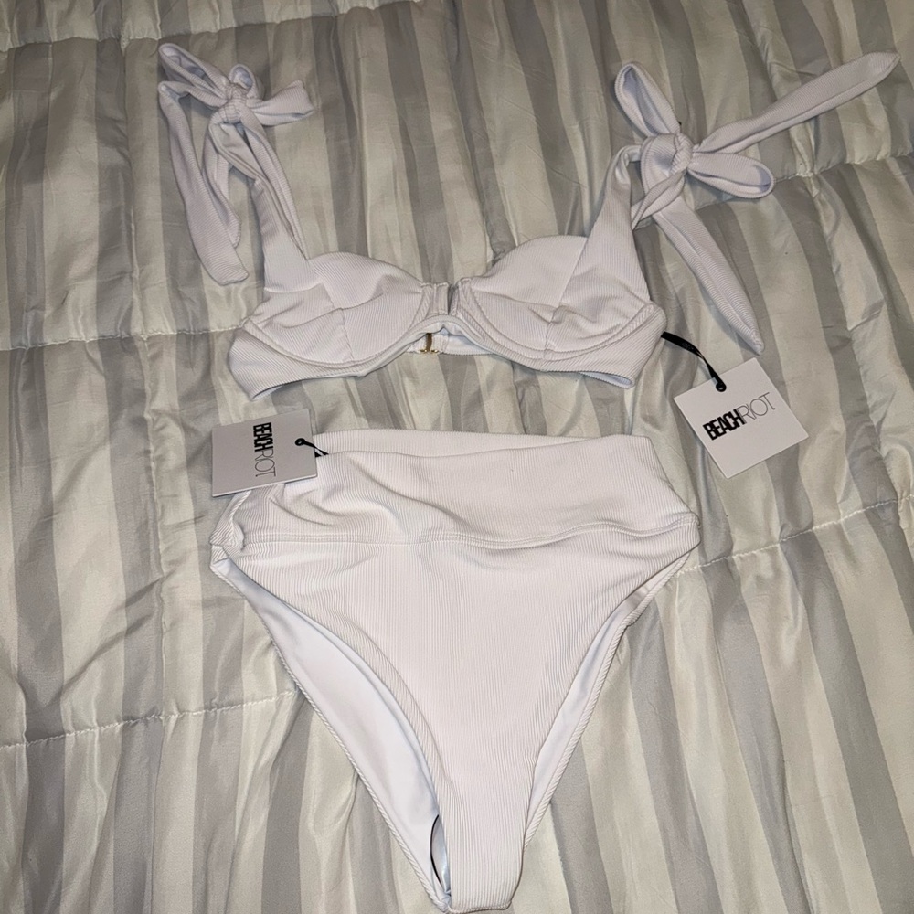 Beach Riot Bikini - Picture 5 of 5